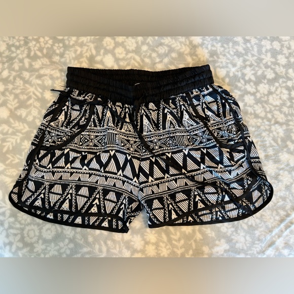 Patterned Shorts - Picture 1 of 2